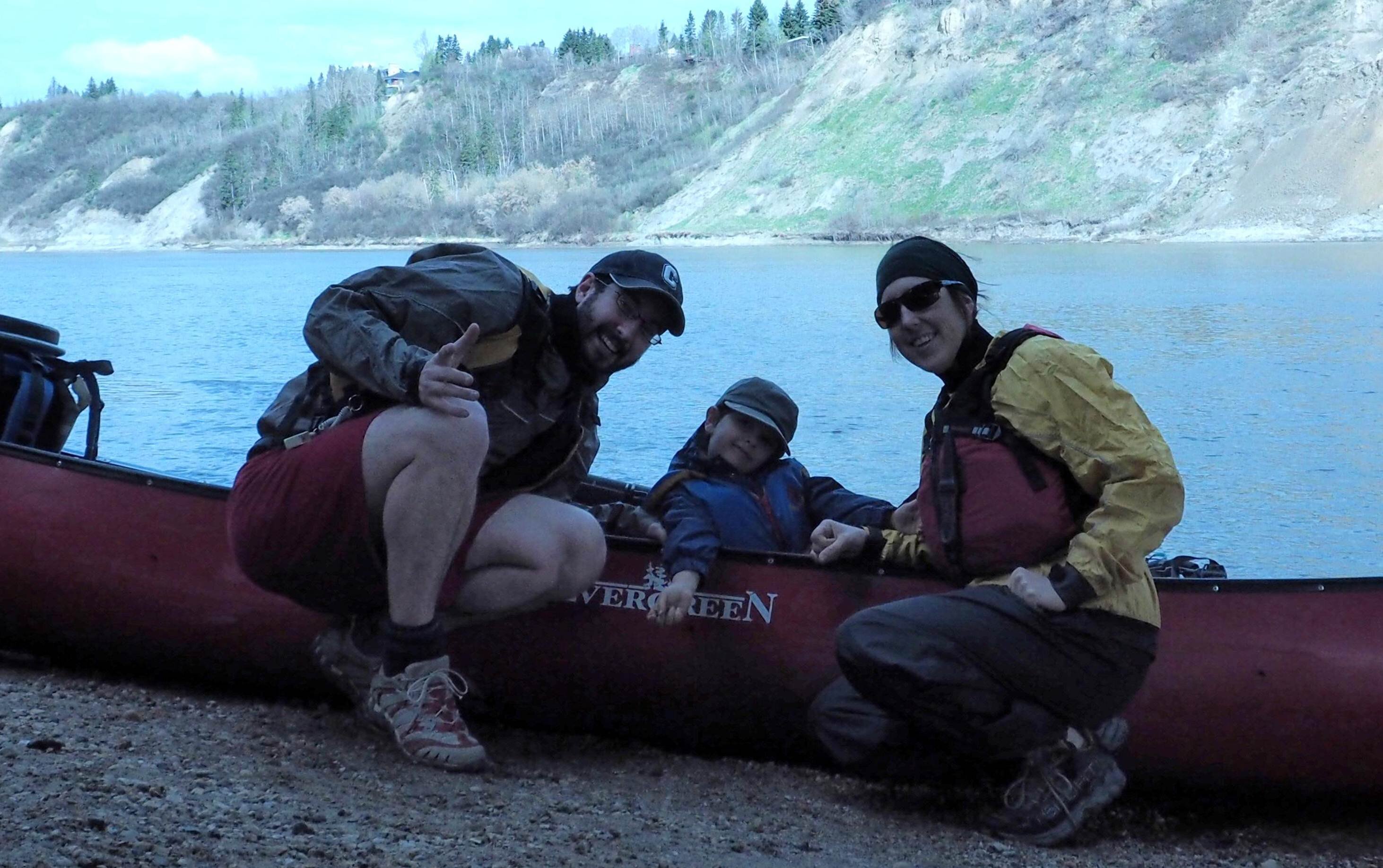 4month family paddle from Edmonton to Montreal-inspiring other to play outdoors. 4 mois en canot de Edmonton à Montréal-promouvoir le plein air en famille.