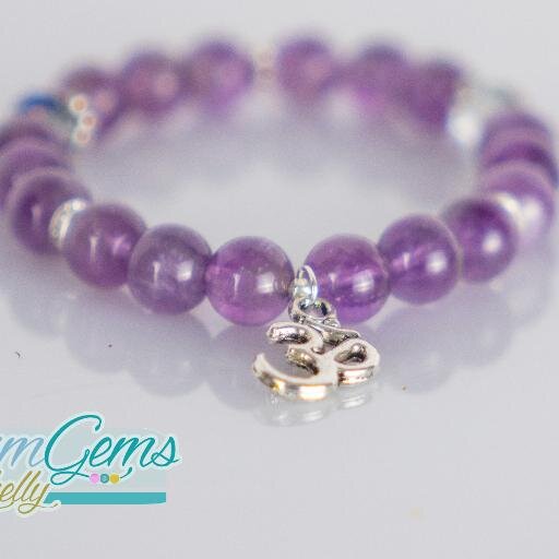dgbyshelly's profile picture. Handcrafted Healing Stone & Yoga Inspired Bracelets | Instagram : @dreamgemsbyshelly