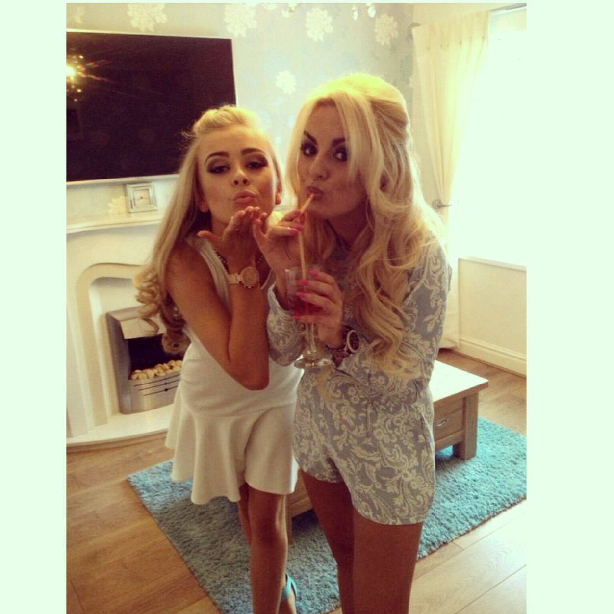 Instagram & Snapchat - morgsheppard
