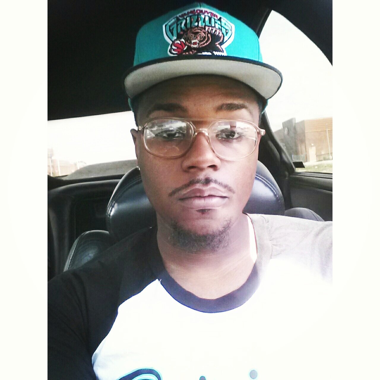 *Future Billionair
*2010 CHHS Grad
*R.A.G.E (Shirt & Shoe)
*always hungry lol
*LetsGetThisMONEY