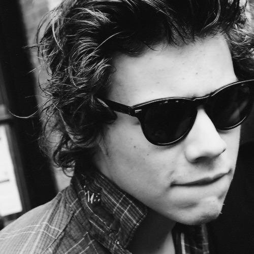 I love my hair, my life..... and i love so much ONE DIRECTION FOLLOW ME I FOLLOW BACK! :)