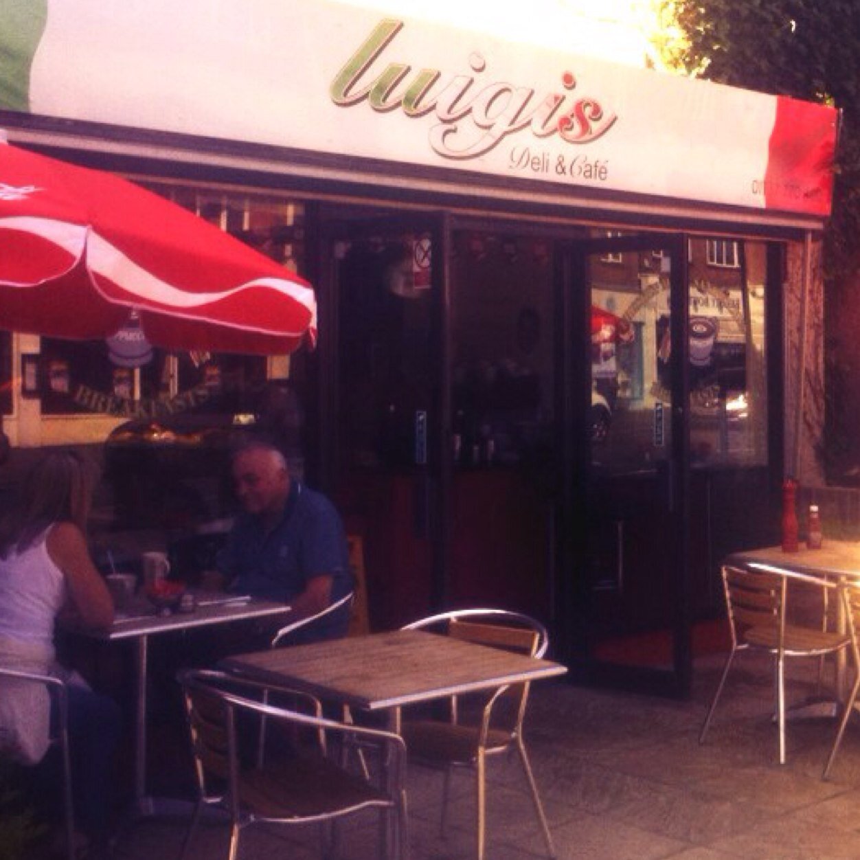 Luigis Cafè Banstead