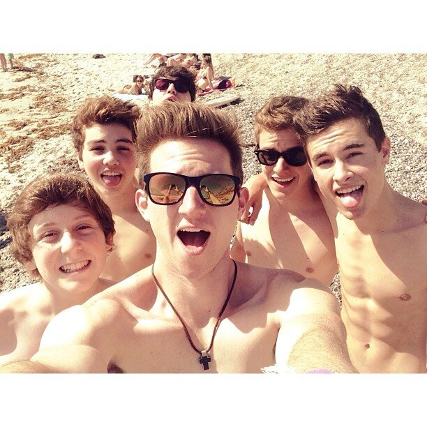this twitter is dedicated to the guys