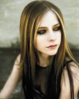 i love avril,evanescence,paramore,the pretty reckless ....,: tres