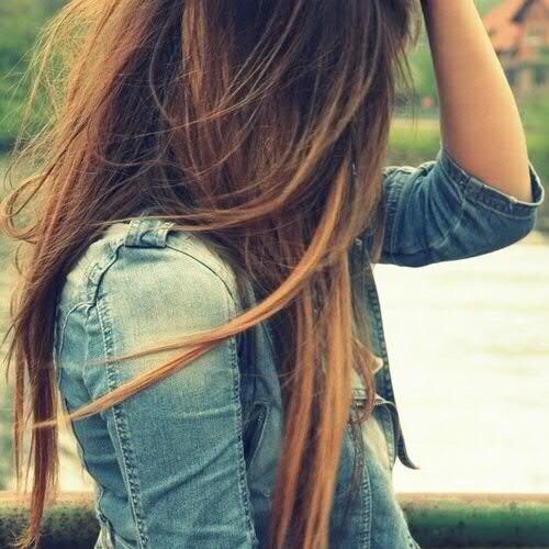 Hi! I'm not famous, I'm not celebrate, I'm just a plain girl, who love the fashion, the music... and YOU, if you're kind and follow me back! :)