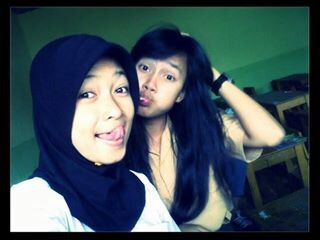 @RiskyMau @michelleziu @rinifeblita muuaaah mmuaaah :* Love kalian!
