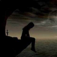 SonrisaFingida8's profile picture. Fracaso tras fracaso, arrastrando una vida que ya no quiero vivir.