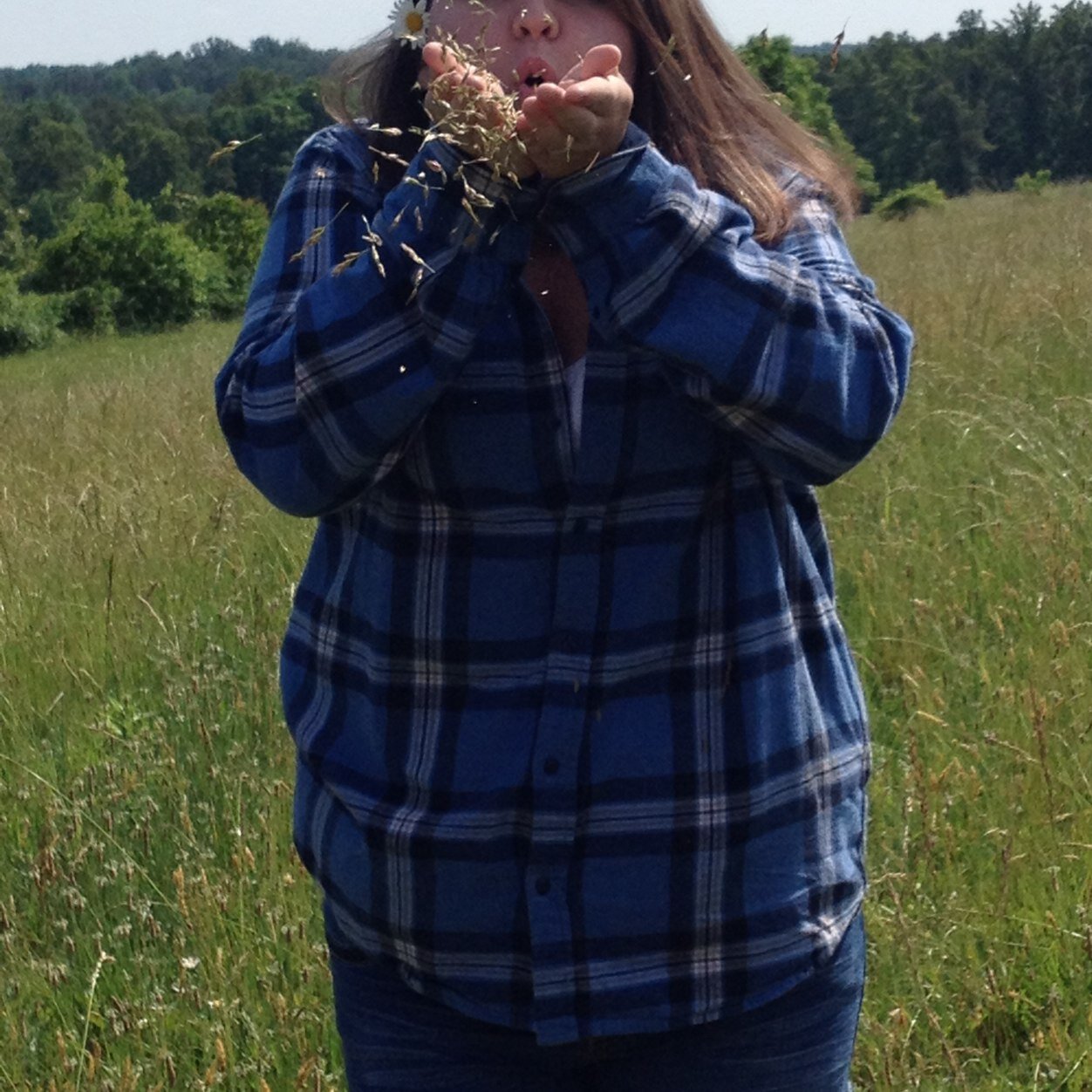 Southern girl from East Tennessee. FFA member. I speak my mind. Avi is me.