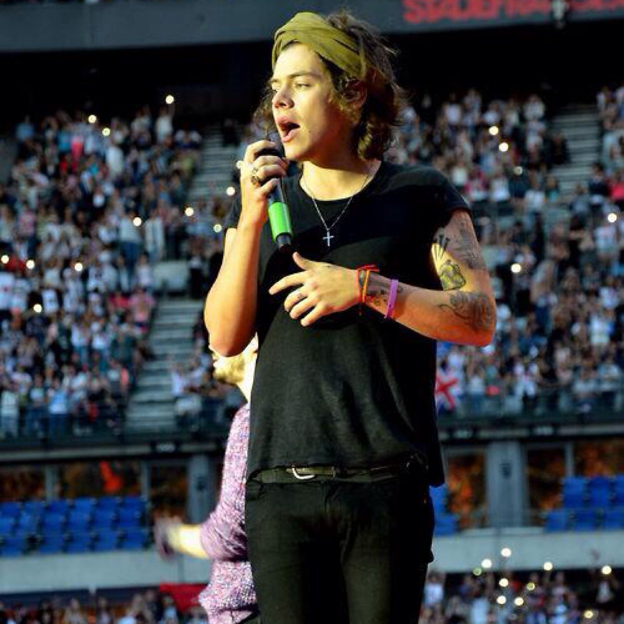@imporniall has followed u on his acct so i follow you