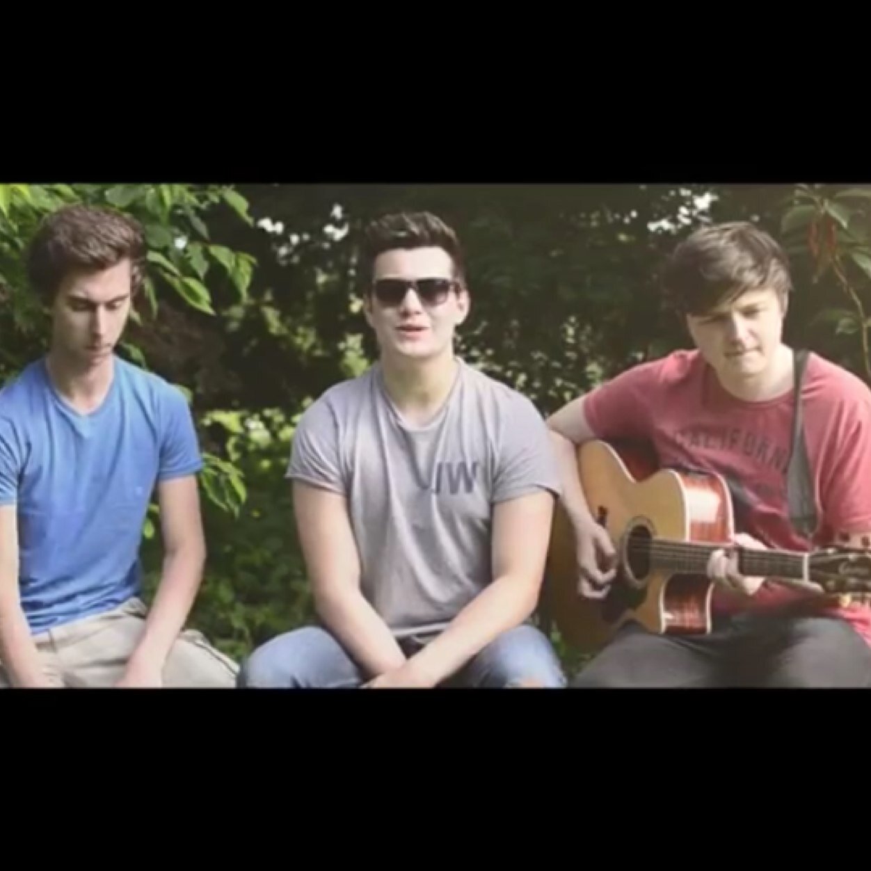 OfficialEdibles's profile picture. edible ❃ 3/5 + band