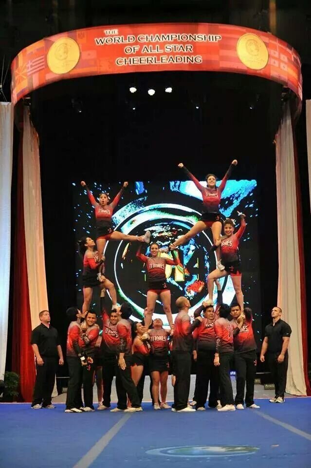 campeón nacional 2013. ;) nuestros colores #Red #Black #Silver                                                                    IN GOD WE TRUST