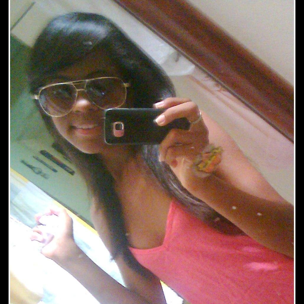 No esperes mucho de aquellos que prometen demasiado. Es mejor estar sorprendido, que decepcionado.♥