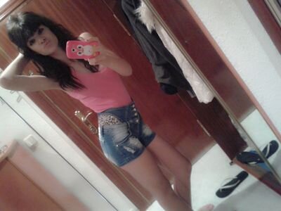 kiiiss_andreea's profile picture. INSTAGRAM ---- Andruuskki___ // Te sonrien a la cara y luego te la lian. // Sus mordiscos son tan ASDFGHJKL.♥// ¿No sera mejor follar que fumar cigarrillos?