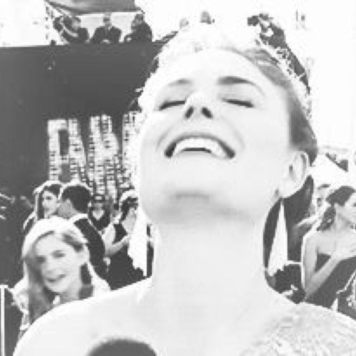 I am @emilydeschanel @GillianA and @lanaparrilla 's secret lover✨BONES ✨SVU✨ Modern Family✨House✨OUAT✨AHS ✨OITNB✨TXF✨QUÉ HIJUEPUTAS✨animal lover❤️
