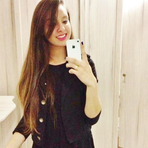 E se for para sorrir, que seja o mais doce e verdadeiro sorriso, vamos pular, gritar, curtir, amar, respeitar, e o mais importante, viver.