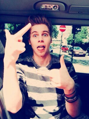 Luke Hemmings || 18 || Cher,Camila,Calum