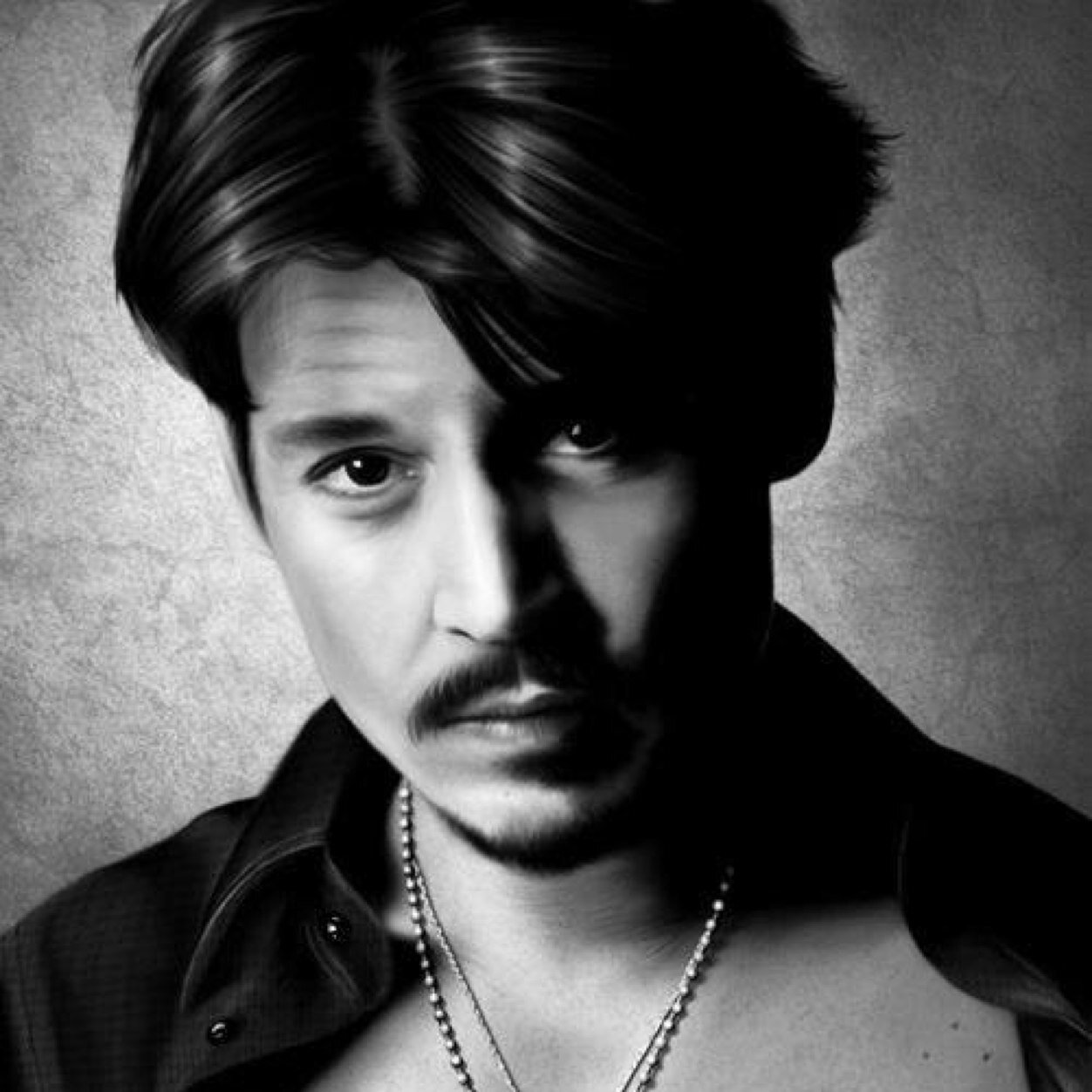 I love my family, Johnny Depp, rock music, tattoos, piercings, TWD, Heath Ledger and more.. What doesnt kill you, makes you stronger.