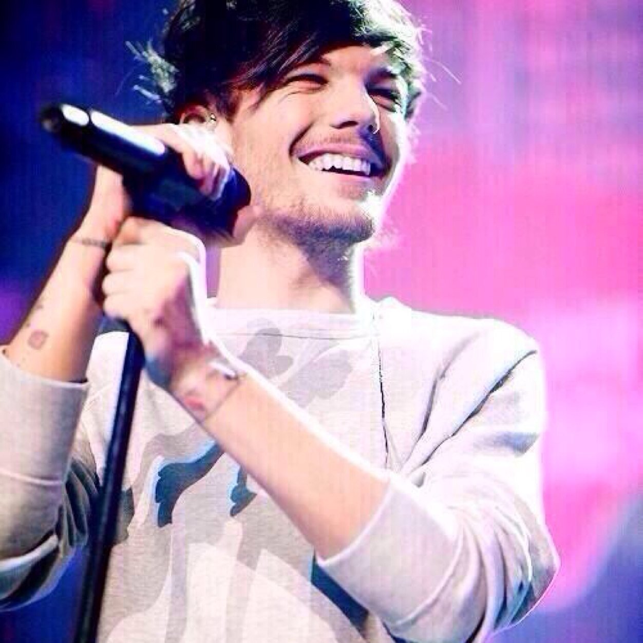 5sos | 1D | Larry | 0/5 0/4