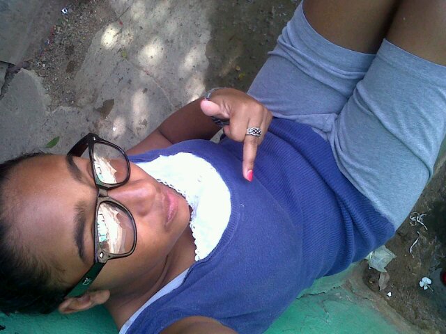 Thu chikita bella!! Controlando la zona..