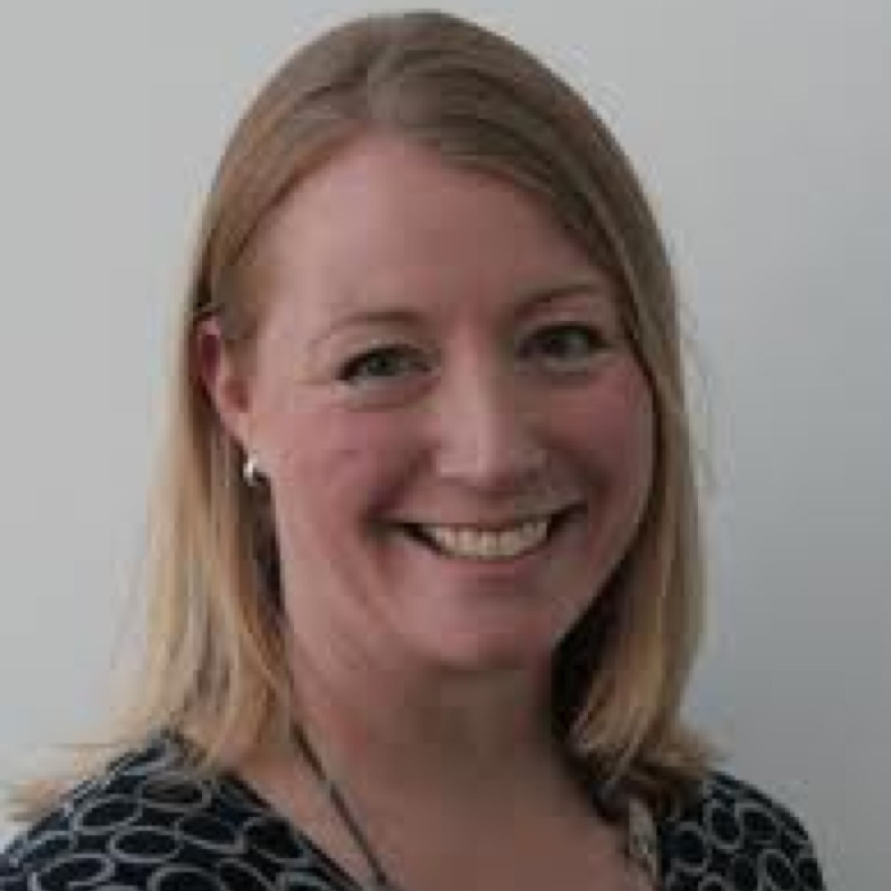 JDichaela's profile picture. Gamer, Artist, Minecraft 101, Follow Me on IG.