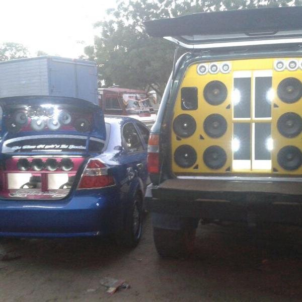 Hacemos que la música viva en tu carro, siguenos y descubre la magia del Sonido