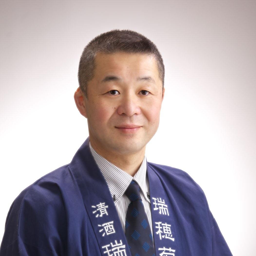 瑞穂菊酒造＠福岡・飯塚です。杜氏。日本酒造りに精進し、日本酒を日本の心に重ねあわせて生きていきたいです。聖徳太子の和をもって尊しとなす。を心に刻んでいきます。Twitterでは、日本酒のことは勿論、 良きも悪しきも小野山洋平の人間性を表現します。どうぞ宜しくお願いします。人の縁に乾杯！🇯🇵☀️🌾🍶