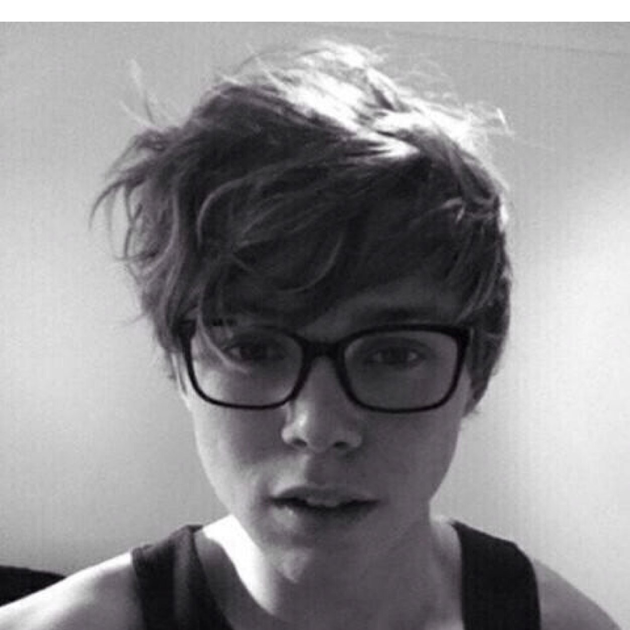 Please follow @niamslady she gave loves you