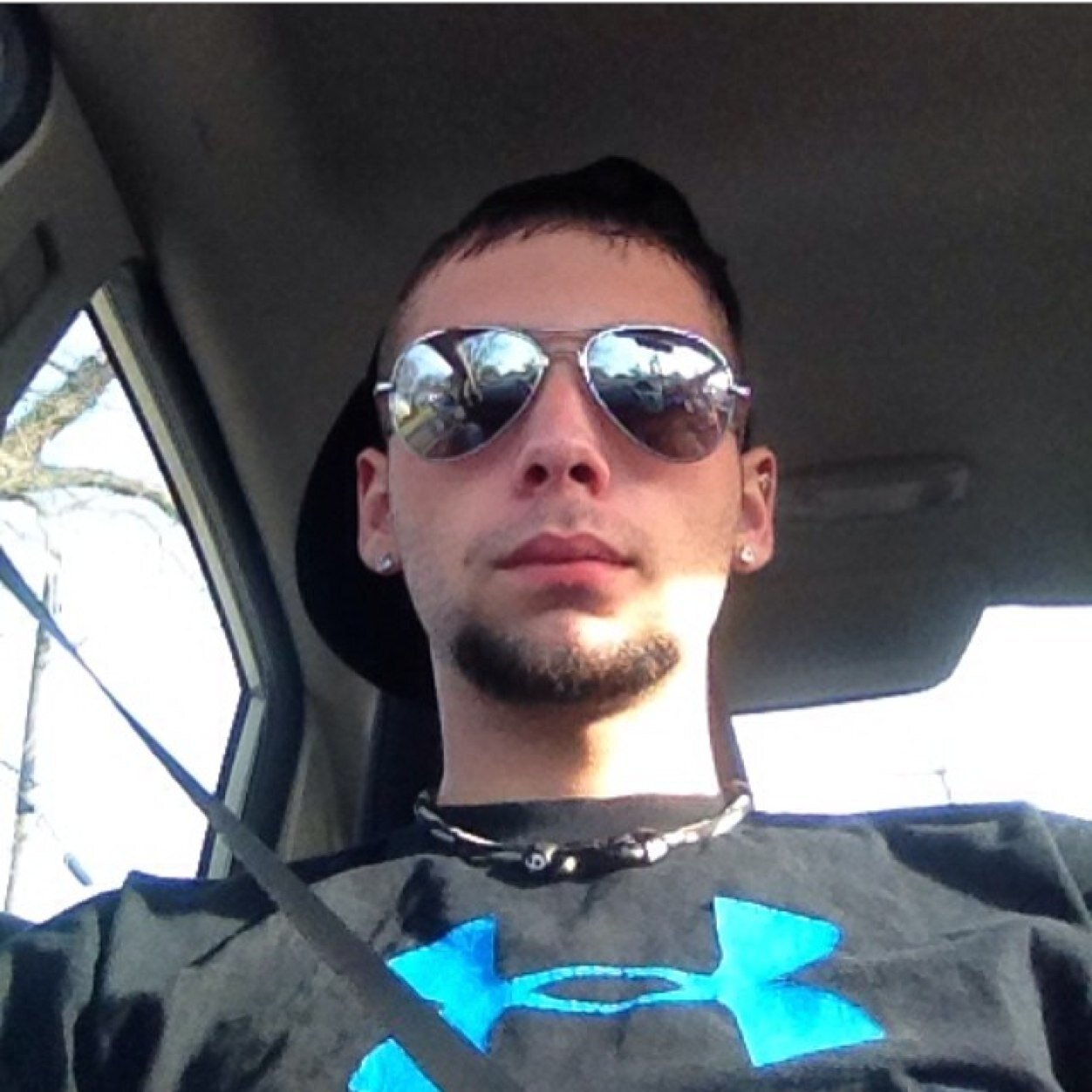 deeeviiin94's profile picture. 