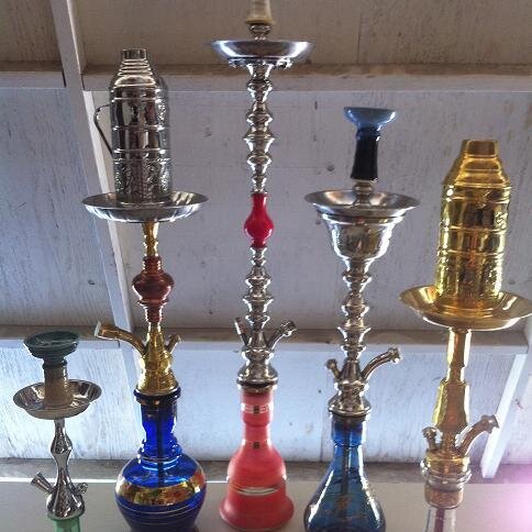 Ofrecemos la mejor calidad y diversidad de cachimbas y tabacos para pubs, bodas, discotecas, cumpleaños, fiestas, etc... Los mejores precios.