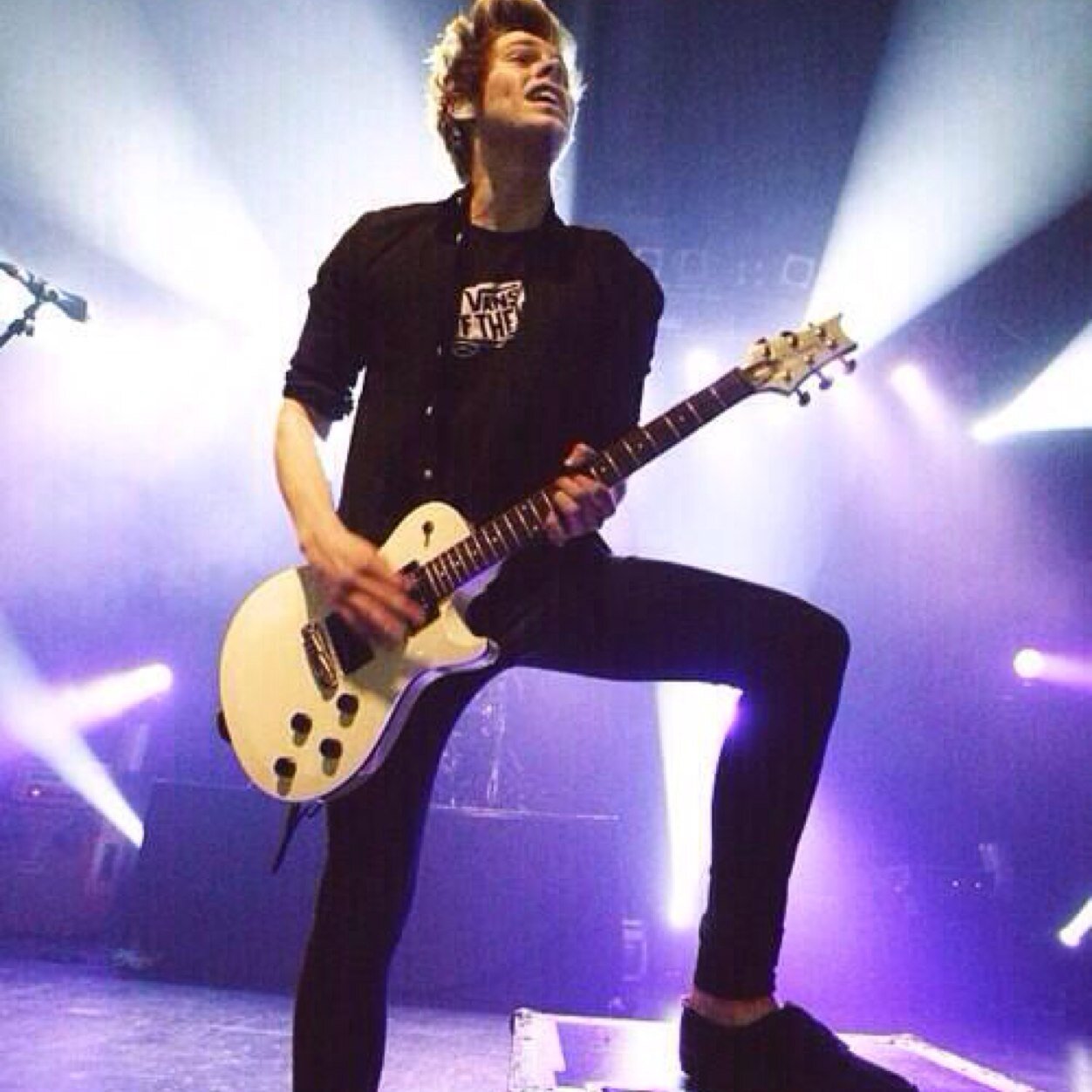 Wanting to see Lukes ass since forever. All about dat ass