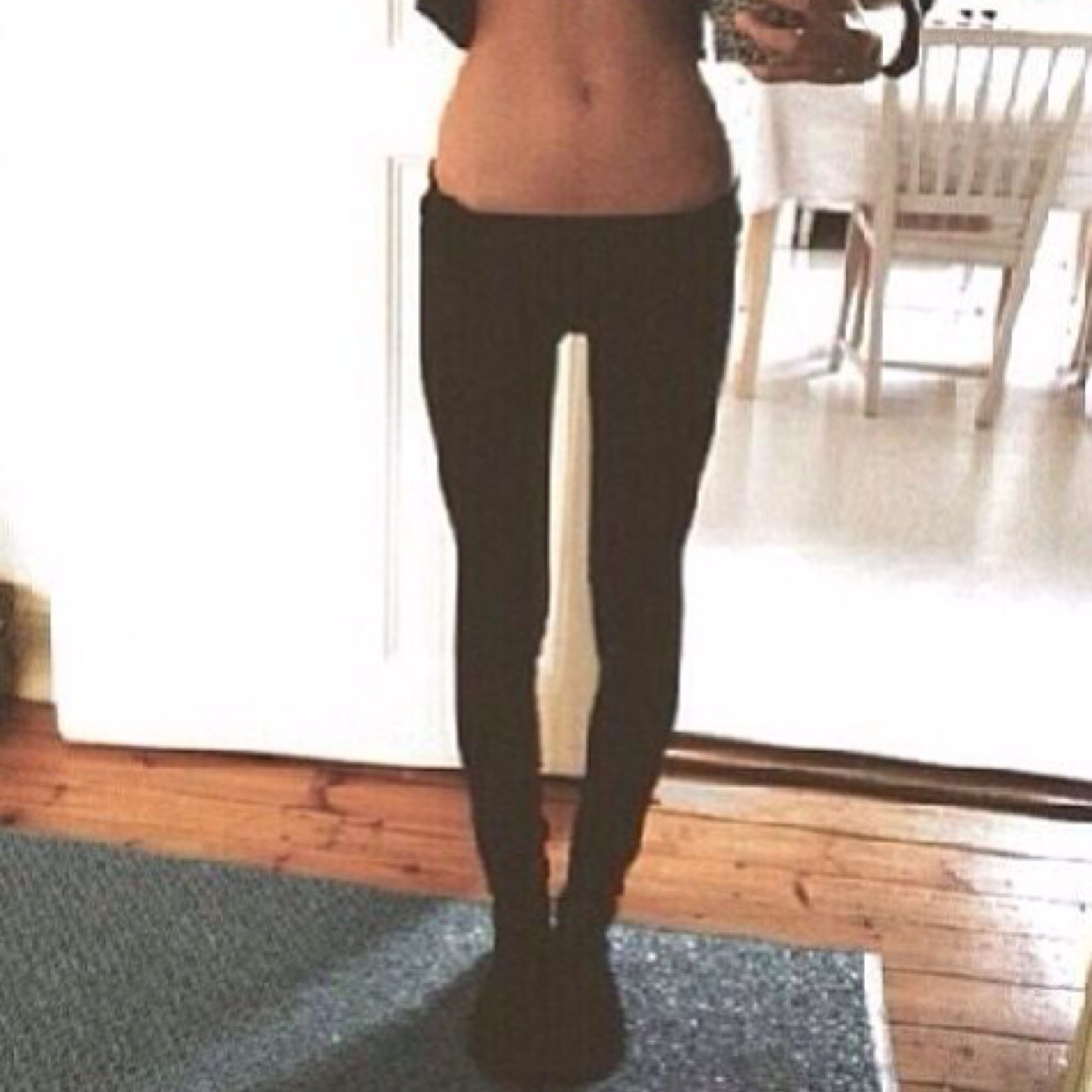 SkinnyBeby's profile picture. •♡• 21 / gw: 100 / 5'6 •♡•