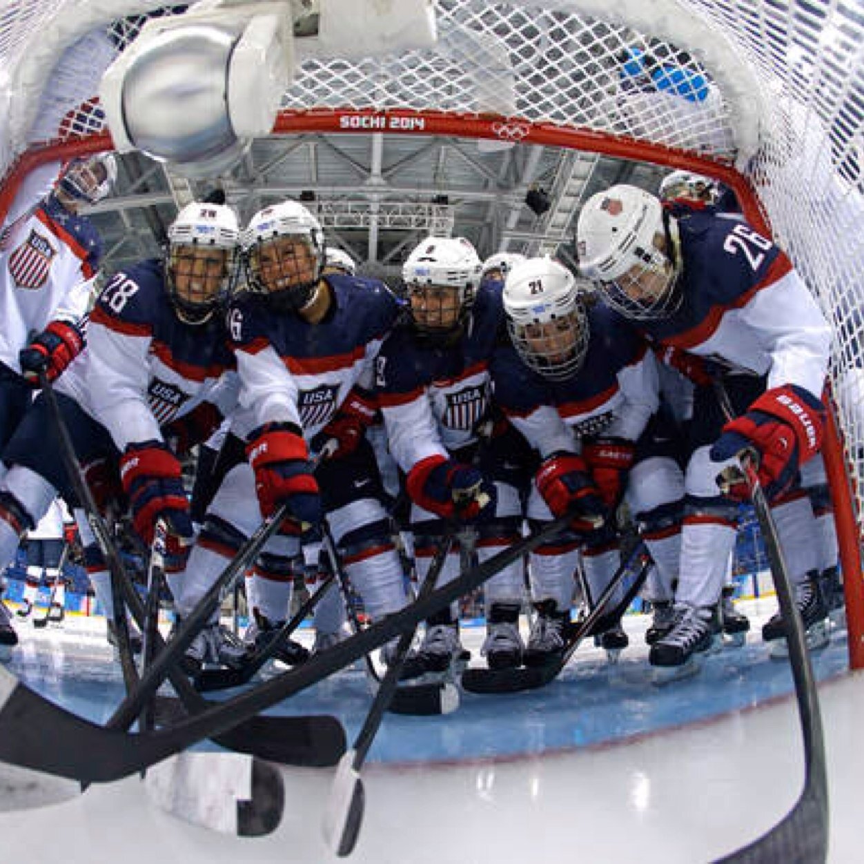 girlshockeyyy's profile picture. just a girl tweeting about the best sport in the world ⚫️