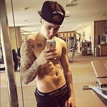 Fã Clube Sobre o Justin Bieber Esse Fã Clube é Oficial Qualquer Outro com o Nome Semelhante será plágio.
Seja Bem-Vindos ao Fã Clube.