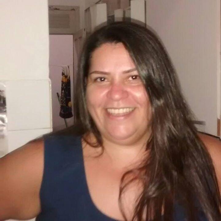 Sempre acabamos adquirindo o rosto das nossas verdadesHá que ter alguma coragem Há que ter algum sonho correndo nas veias e um grão de loucura faiscando na Alma
