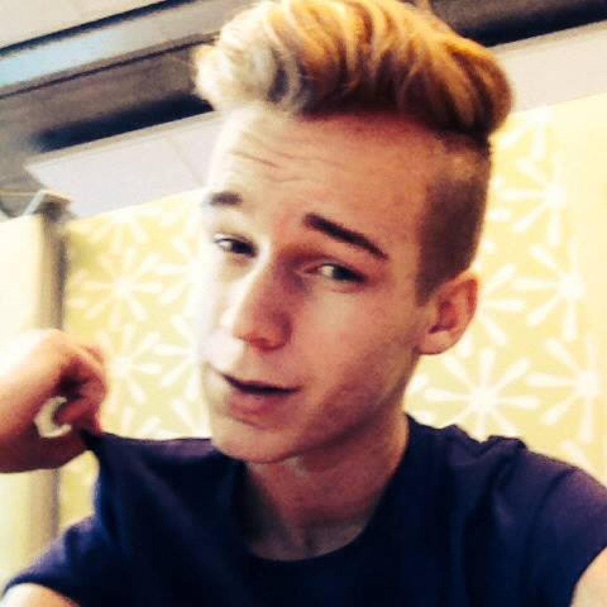 Net twitter Love mij freands and vitus bussem :) Volg me terug wand ik heb nog maar net twitter