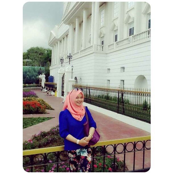 azizamarta's profile picture. all socmed : azizamarta (live.love.laugh)