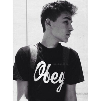 go follow @frostedcam bc she gave you a free follow :)