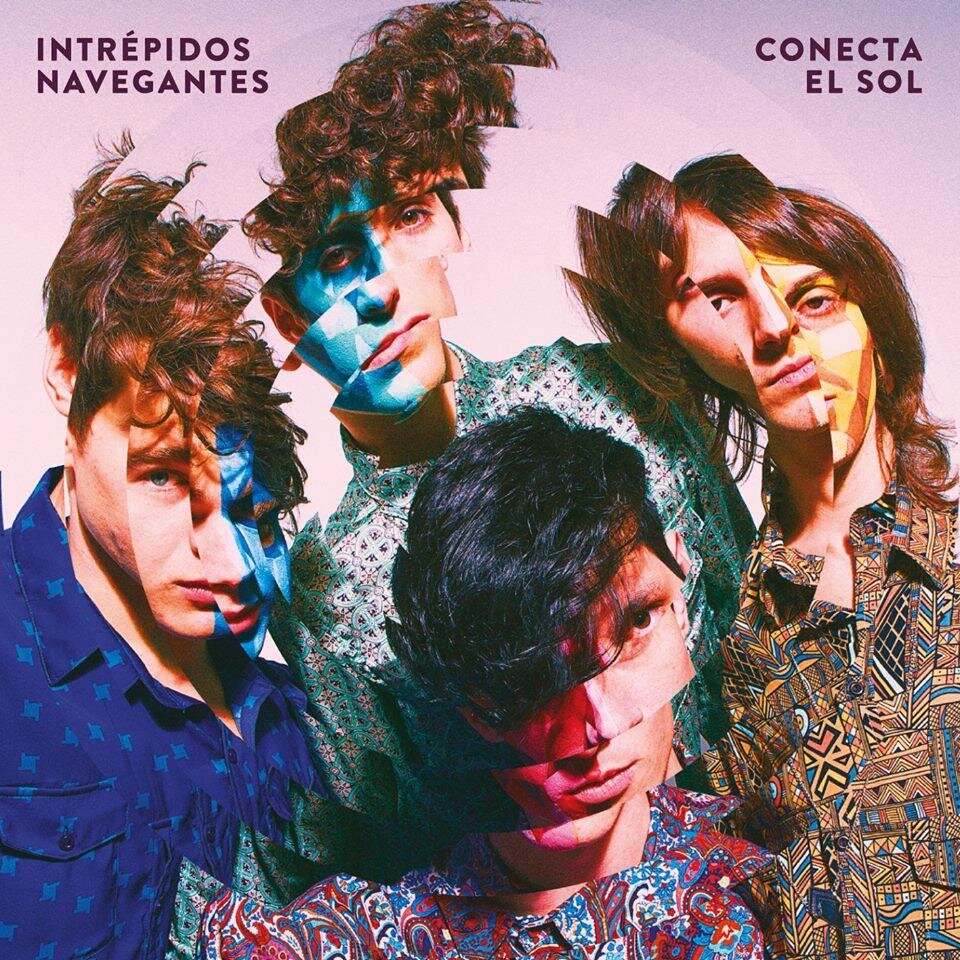 Intrépidos Navegantes es un cuarteto de Rock formado por dos rosarinos y dos porteños que unen el Río Parana y el Río de La Plata en canciones