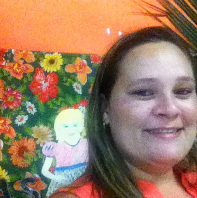 Formação acadêmica em MKT - casada - mãe de três lindas crianças, que são a razão do meu viver. Esperiencia profissionsl na area administrativa e financeira.