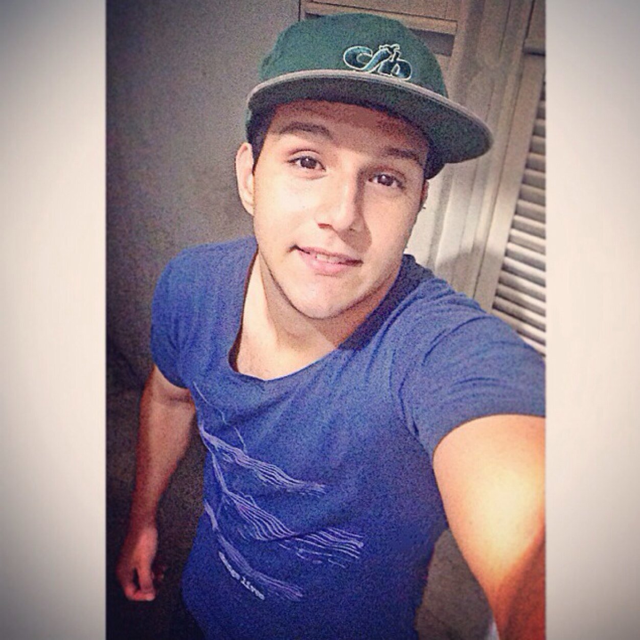 Se não eu quem vai fazer você feliz / Enquanto a vida vai e vem, você procura achar alguém... que um dia possa lhe dizer: quero ficar só com você!
