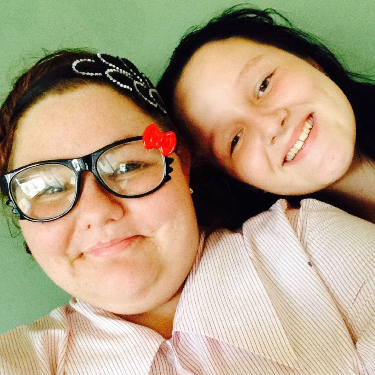 Hi everyone my name is hannah-lee williams  i am new i love music my family and friends