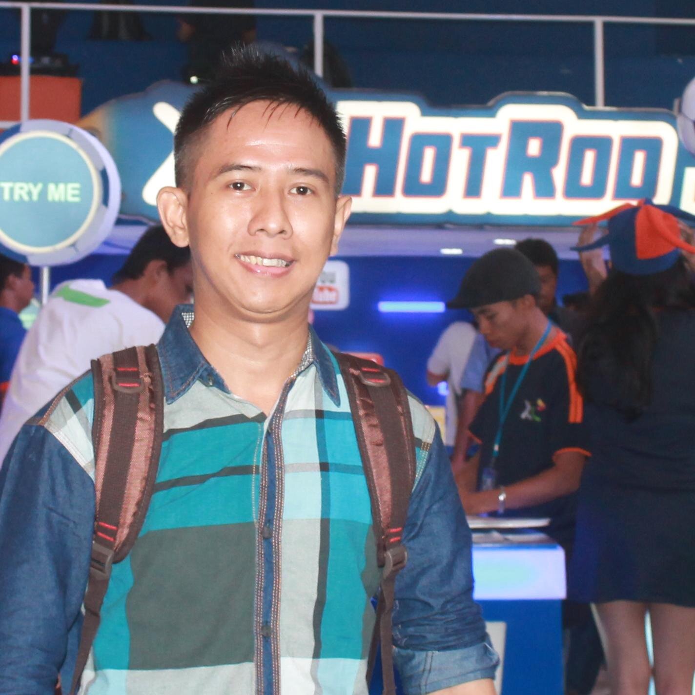 Main your step * Just A Simple Man * Listen ... And you will know more * Photography * Happy as Always*Badminton Lover*