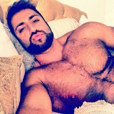 I'm a simple man,and i'll love somebody who love me too...