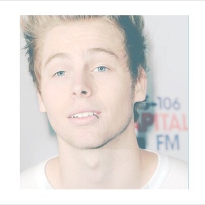 GO FOLLOW @ashtonsmyreject or I unfollow ask for a follow back!!
Ask for a follow back!