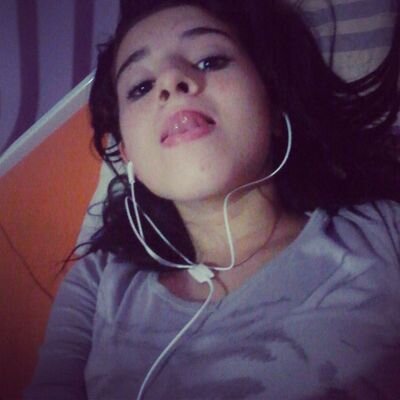 Quebrei a Luz do Meu quarto com o Chinelo,
ninguém Brilha mais do que eu nessa Porra.