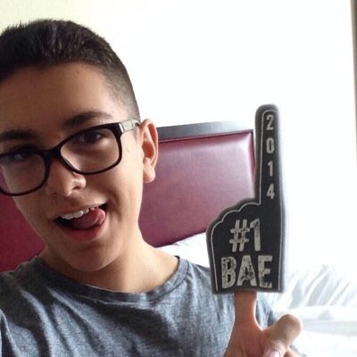 emilydiaz7147's profile picture. 2 glam 2 gave a damn✨