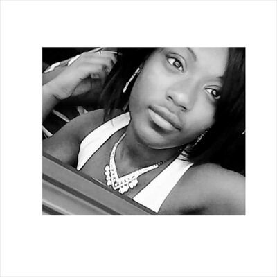 __Shawty_fieee's profile picture. i fucks with few, Yeah same old ''lil crew!