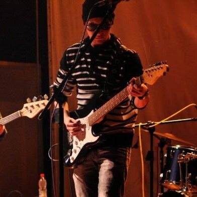 Guitarrista da @SentidoOposto_