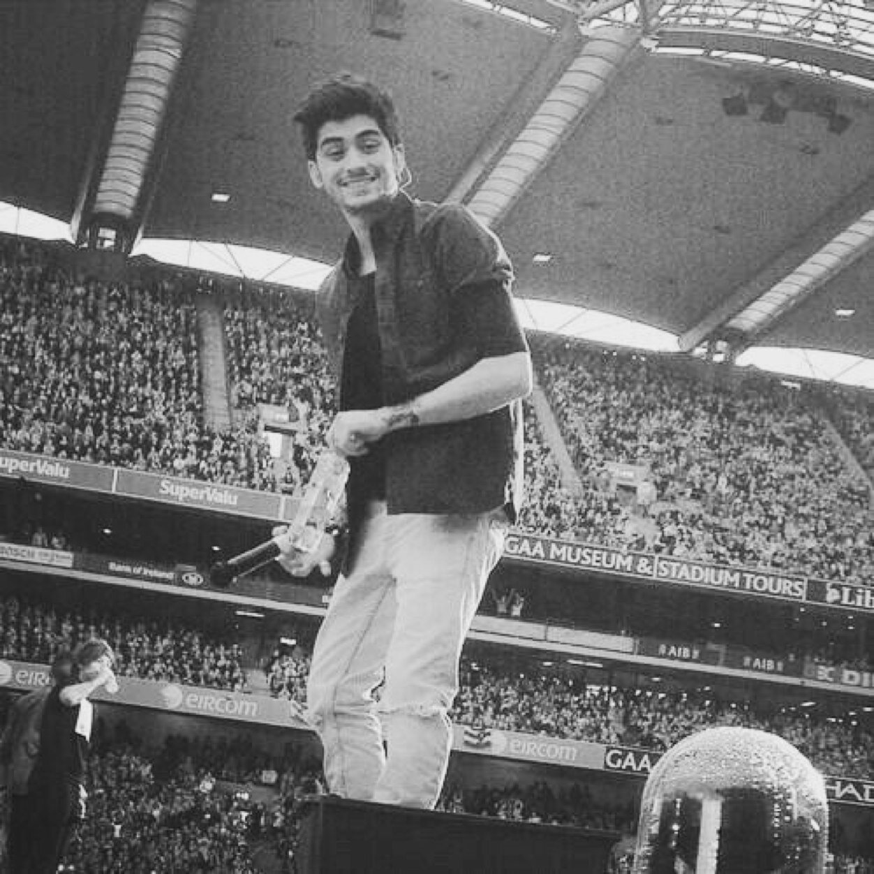 zappedzaynnn's profile picture. follow @fvckinzaynn - she will follow back if you ask :D