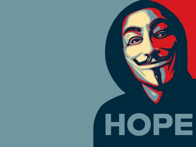 لا تتجاهل صديقاً حقيقياً يهتم بك لانه يوماً ما . سوف تدُرك انك خسرت الالماس وانت مشغول بتجميع الحجاره!

- خالد العمار